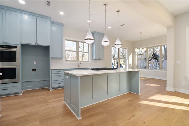 2084 N Dutton Place, Fayetteville, AR 72703