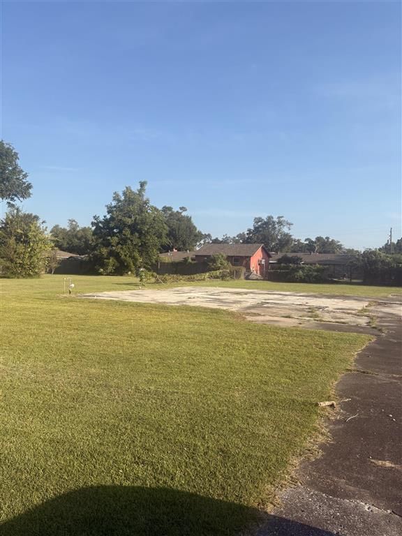 Gandy Street, Westlake, LA 70669