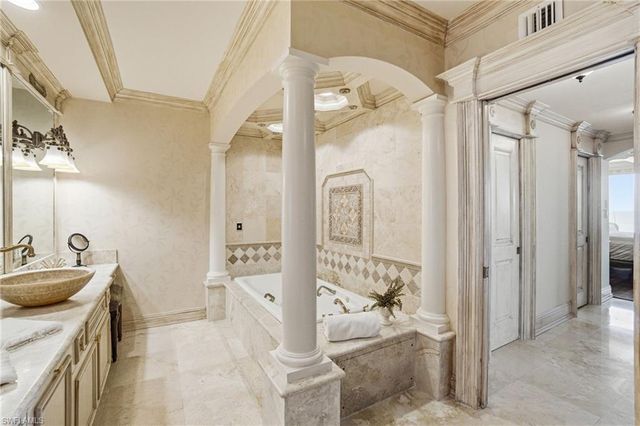 4301 Gulf Shore BLVD N # 1801, Naples, FL 34103