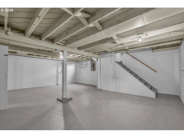 19237 Ne GLISAN St, Portland, OR 97230