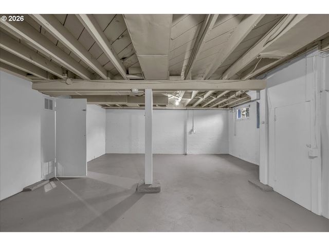 19237 Ne GLISAN St, Portland, OR 97230