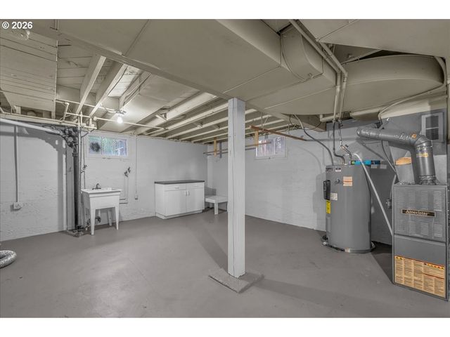 19237 Ne GLISAN St, Portland, OR 97230