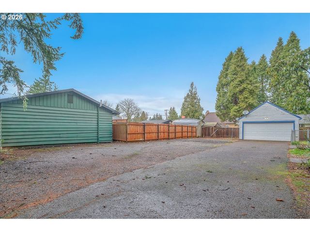 19237 Ne GLISAN St, Portland, OR 97230