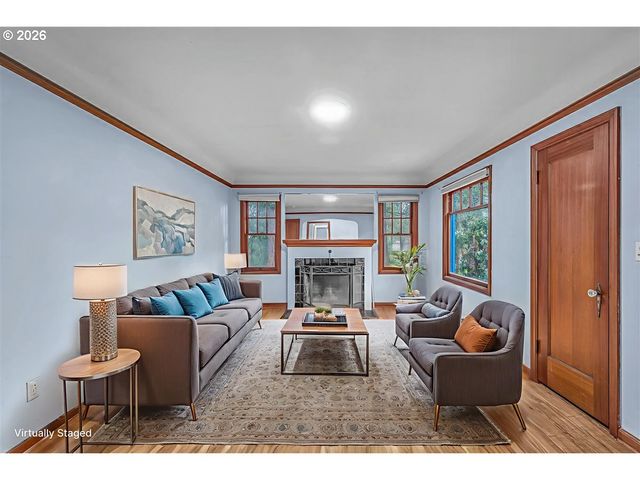 19237 Ne GLISAN St, Portland, OR 97230