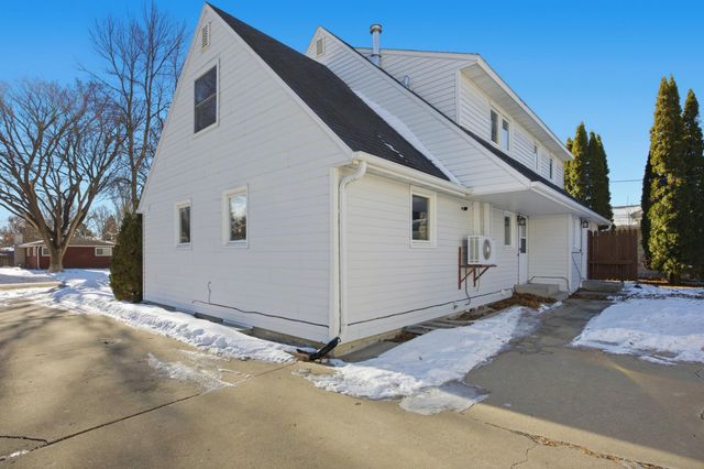 1418 21st Avenue S, Moorhead, MN 56560