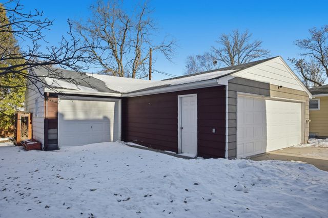 1418 21st Avenue S, Moorhead, MN 56560