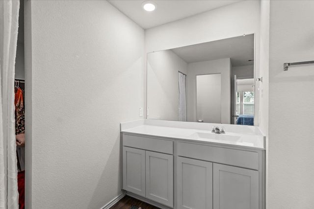 114 Sickle LOOP, Kyle, TX 78640
