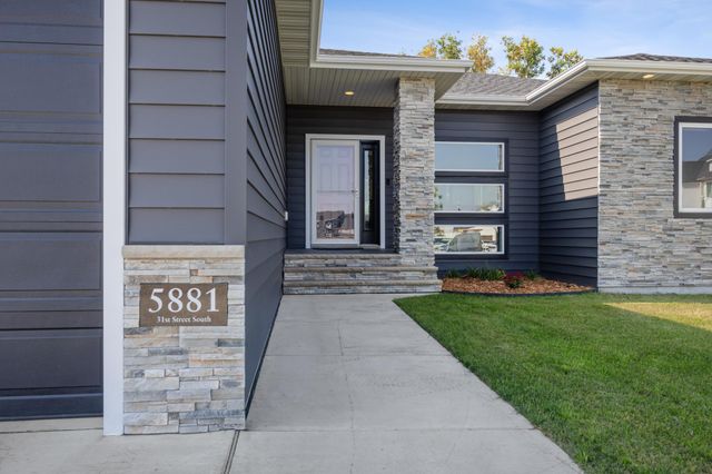 5881 31st Street S, Fargo, ND 58104