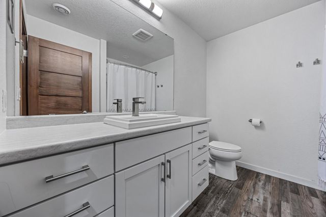 5881 31st Street S, Fargo, ND 58104