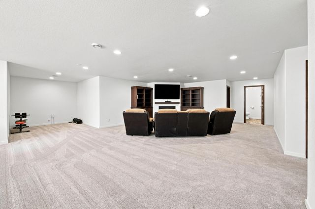 5881 31st Street S, Fargo, ND 58104