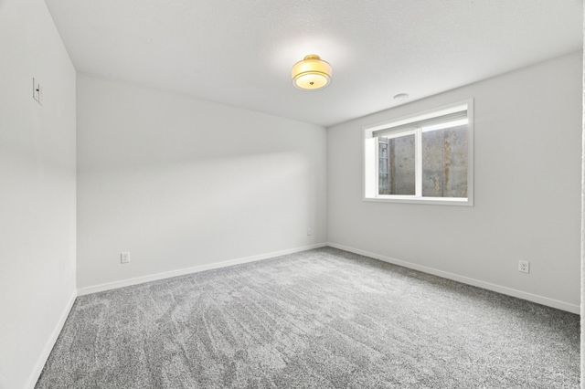 5881 31st Street S, Fargo, ND 58104