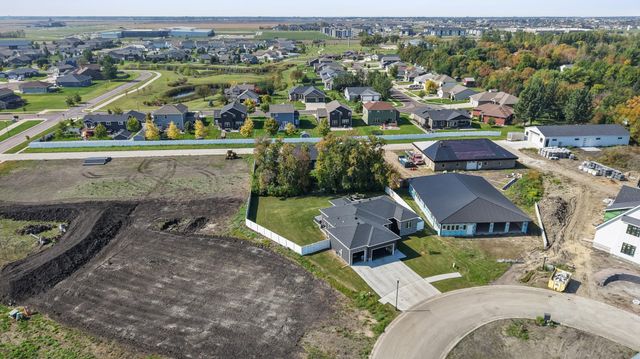 5881 31st Street S, Fargo, ND 58104