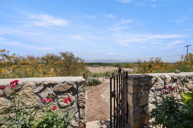 1150 Pueblo Gardens Court, Las Cruces, NM 88007