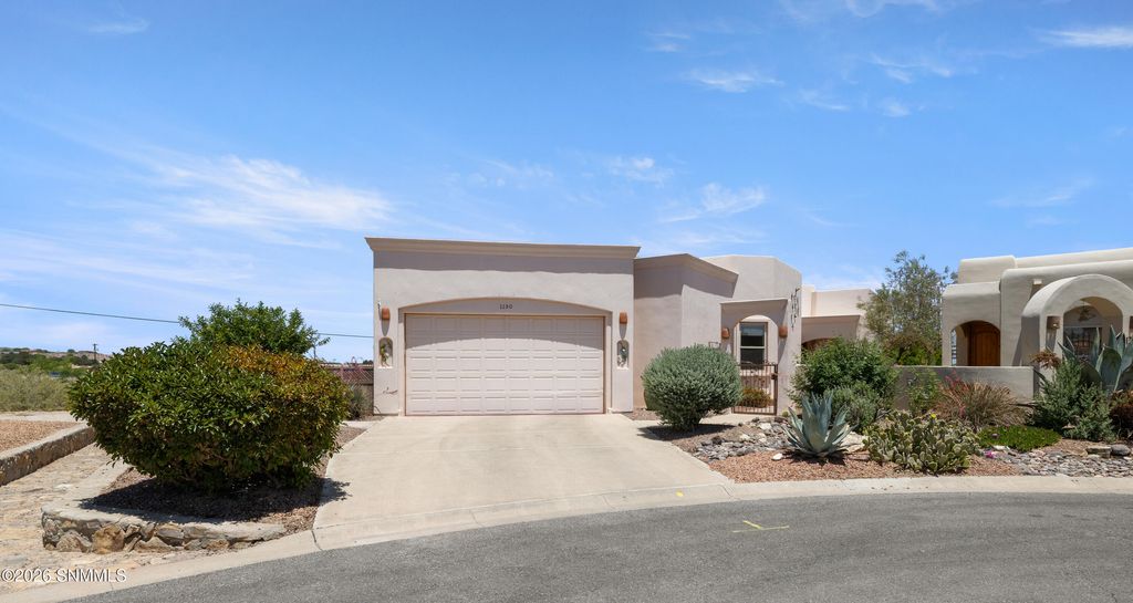 1150 Pueblo Gardens Court, Las Cruces, NM 88007
