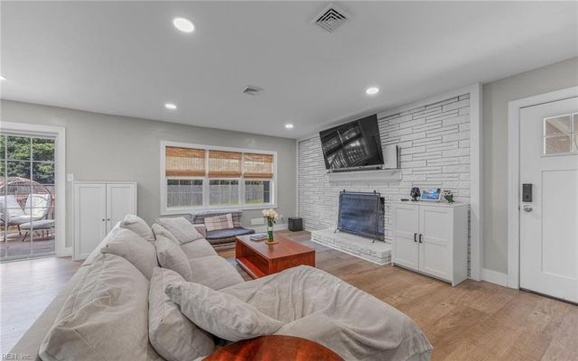 725 North Great Neck RD, Virginia Beach, VA 23454