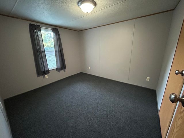 75 Walnut Road, Lily, KY 40740