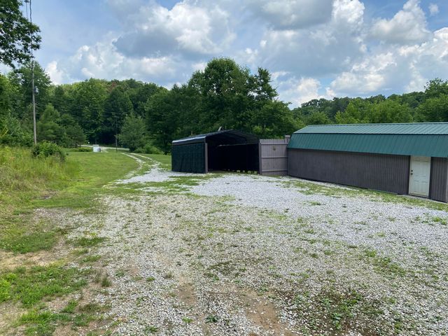 75 Walnut Road, Lily, KY 40740