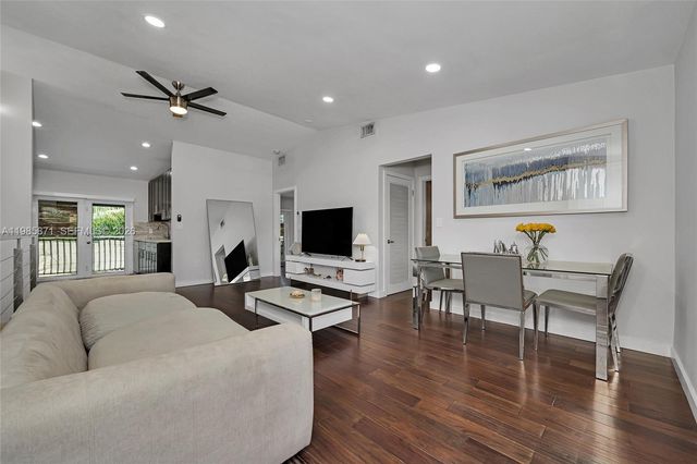 7110 NW 173rd Dr 108, Hialeah, FL 33015