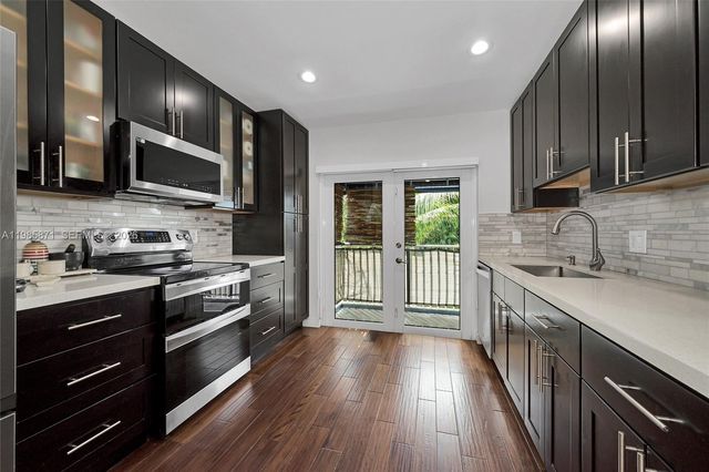 7110 NW 173rd Dr 108, Hialeah, FL 33015