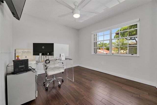 7110 NW 173rd Dr 108, Hialeah, FL 33015