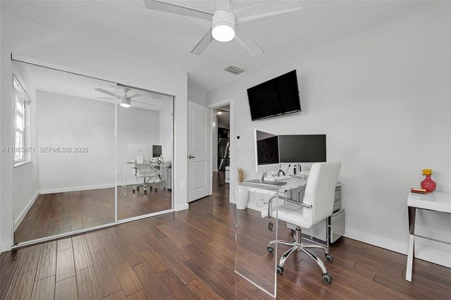 7110 NW 173rd Dr 108, Hialeah, FL 33015