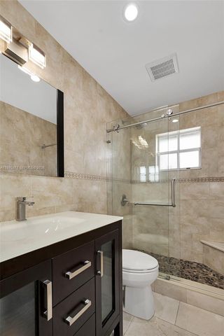 7110 NW 173rd Dr 108, Hialeah, FL 33015