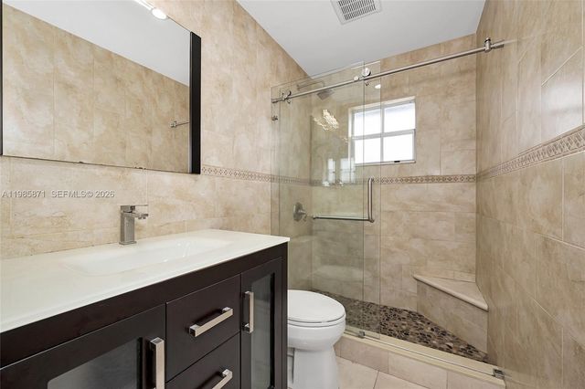 7110 NW 173rd Dr 108, Hialeah, FL 33015