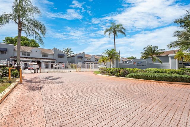 7110 NW 173rd Dr 108, Hialeah, FL 33015