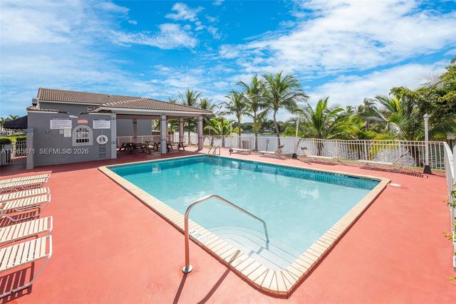 7110 NW 173rd Dr 108, Hialeah, FL 33015