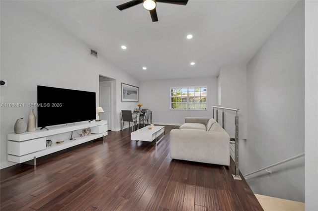 7110 NW 173rd Dr 108, Hialeah, FL 33015