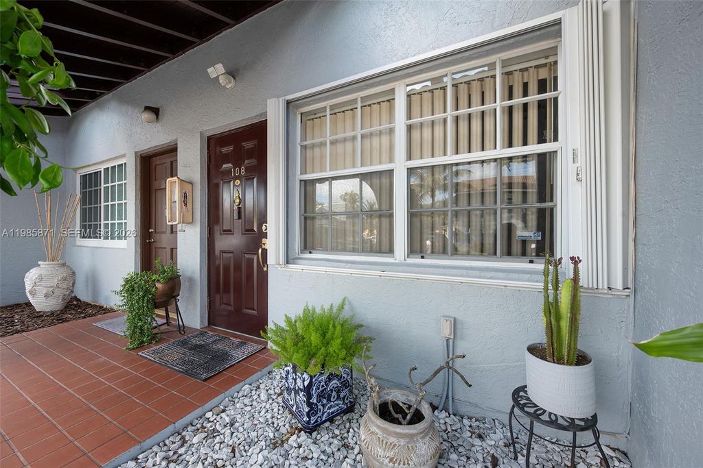 7110 NW 173rd Dr 108, Hialeah, FL 33015