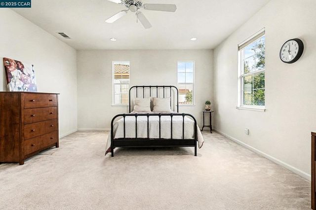 5701 Oakmont Dr, Richmond, CA 94806