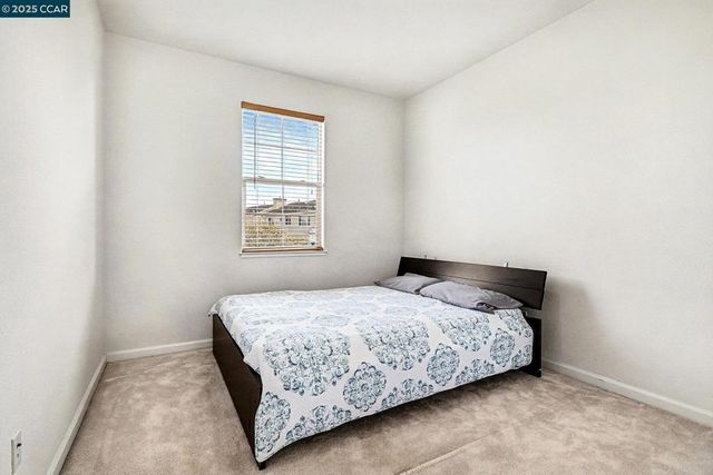 5701 Oakmont Dr, Richmond, CA 94806