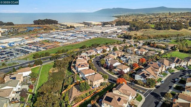 5701 Oakmont Dr, Richmond, CA 94806