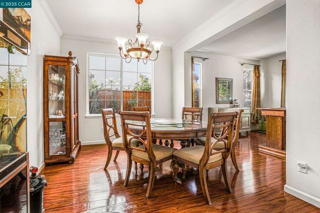 5701 Oakmont Dr, Richmond, CA 94806