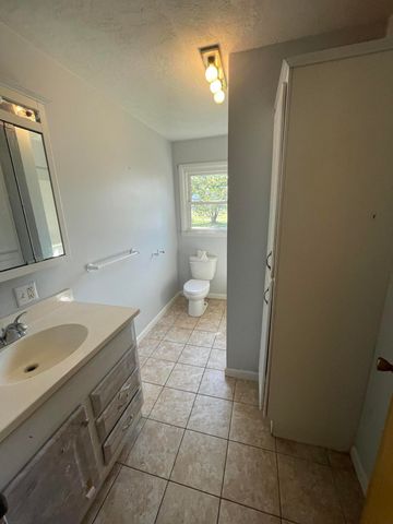 203 State Hwy 39, Miller, MO 65707