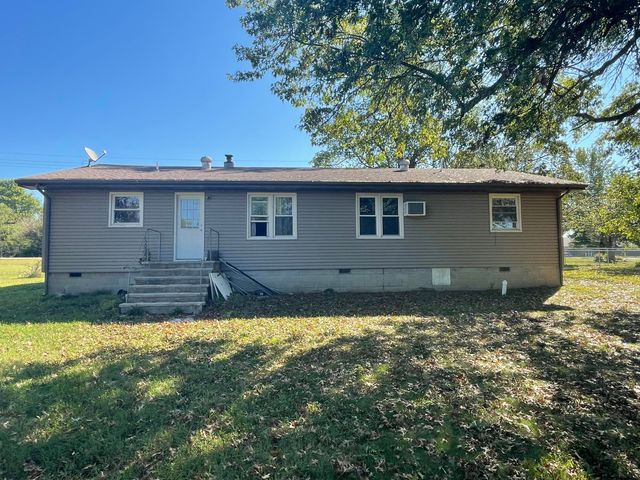 203 State Hwy 39, Miller, MO 65707