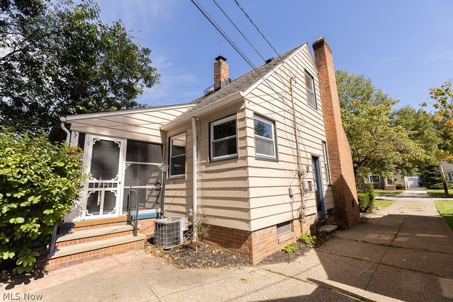 3888 W 227th Street, Fairview Park, OH 44126
