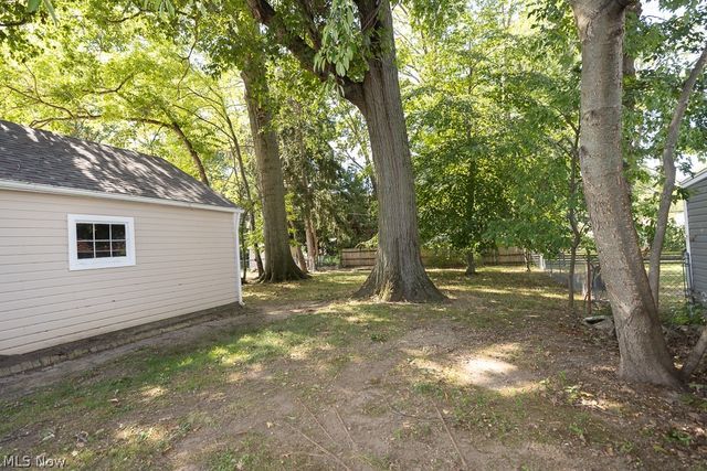 3888 W 227th Street, Fairview Park, OH 44126