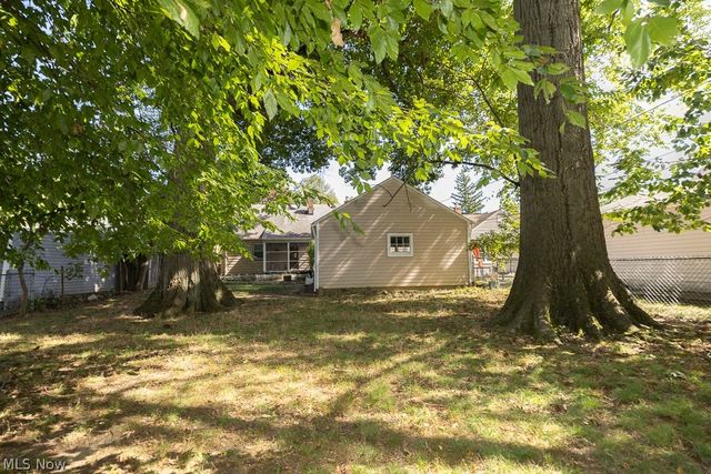 3888 W 227th Street, Fairview Park, OH 44126