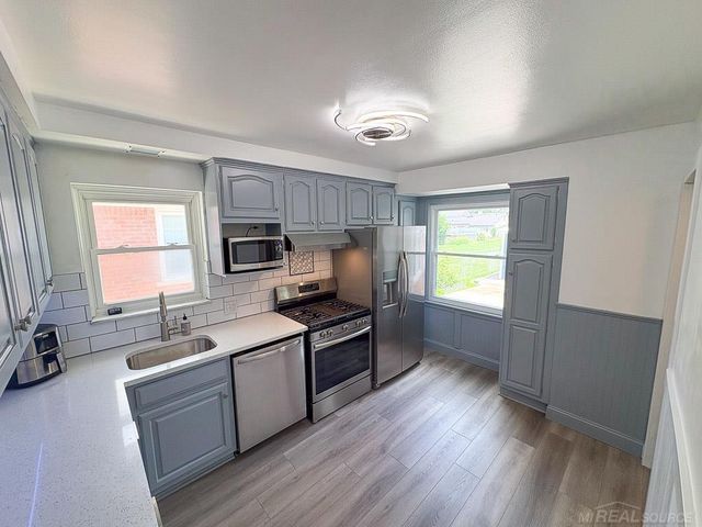 22401 O'Connor Street, St Clair Shores, MI 48080