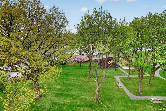 333 Bronx River Road 626, Yonkers, NY 10704