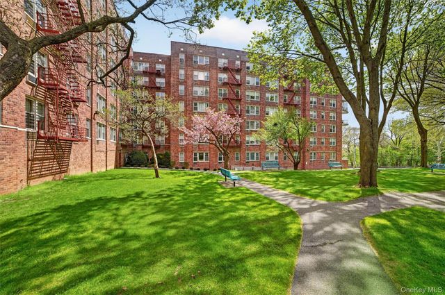 333 Bronx River Road 626, Yonkers, NY 10704