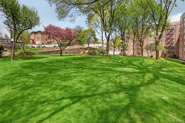 333 Bronx River Road 626, Yonkers, NY 10704