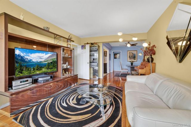 333 Bronx River Road 626, Yonkers, NY 10704