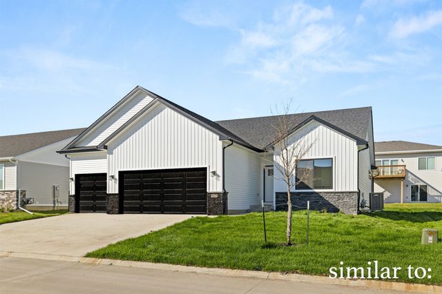 9412 Emilia Lane, West Des Moines, IA 50266