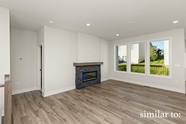9412 Emilia Lane, West Des Moines, IA 50266
