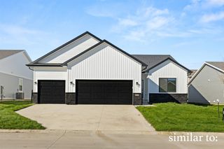 9412 Emilia Lane, West Des Moines, IA 50266