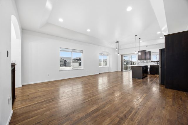 3053 38th Avenue S, Moorhead, MN 56560