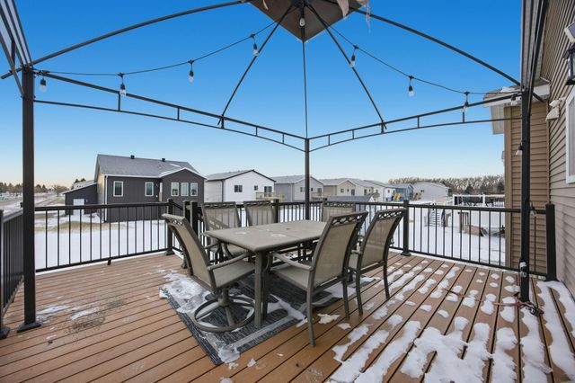 3053 38th Avenue S, Moorhead, MN 56560